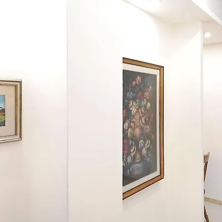 Art Gallery With Terrace Apartment
