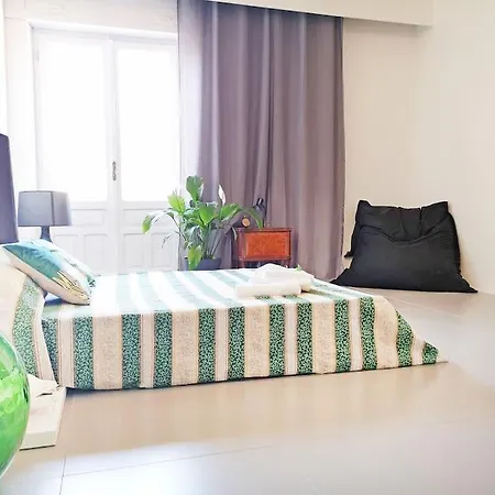 Art Gallery With Terrace Apartamento Olbia